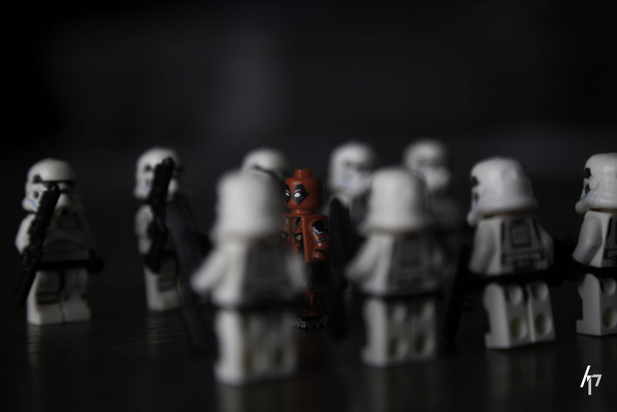 8 Dramatic Lego Shots You Have To See With Storm Troopers, Darth Vader And Deadpool!