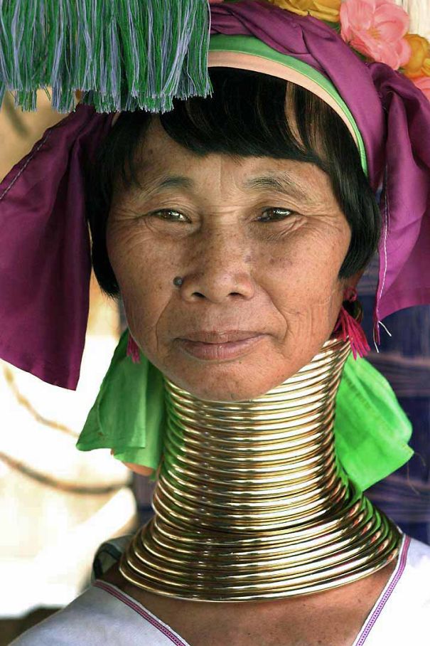 Kayan_woman_with_neck_rings-5afd3f3f916f1.jpg
