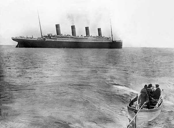 Picture of Titanic afloat