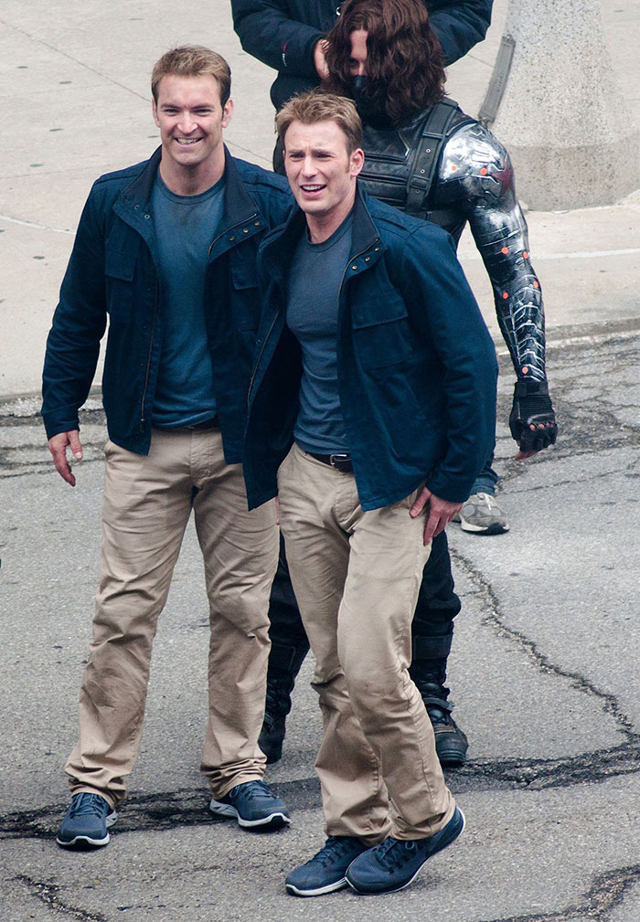 13 Photos Of Avengers With Their Stunt Doubles That Instantly Make The Actors Less Cool
