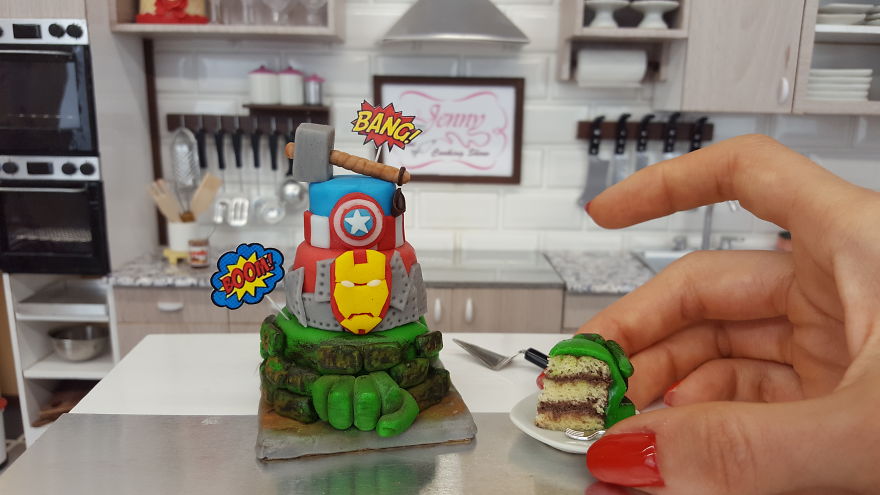 Miniature Avemgers Cake