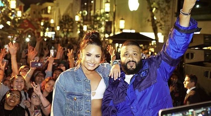 Canopy In The Background Makes It Look Like Dj Khaled Just Graduated