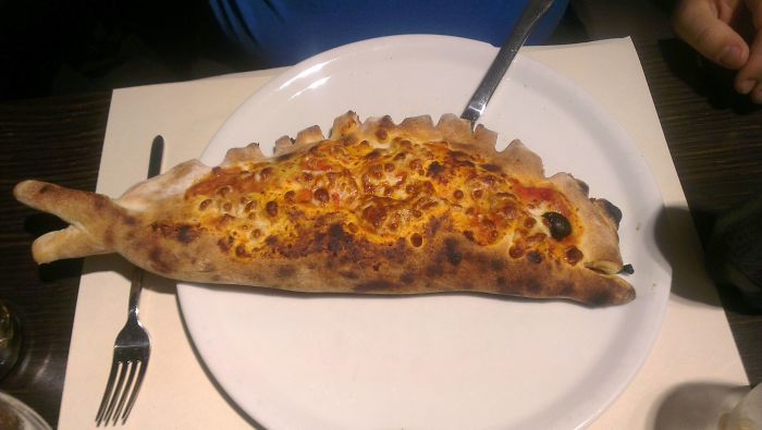 I Went To A Pizzeria Today, And The Chef Got A Bit Creative With My Calzone