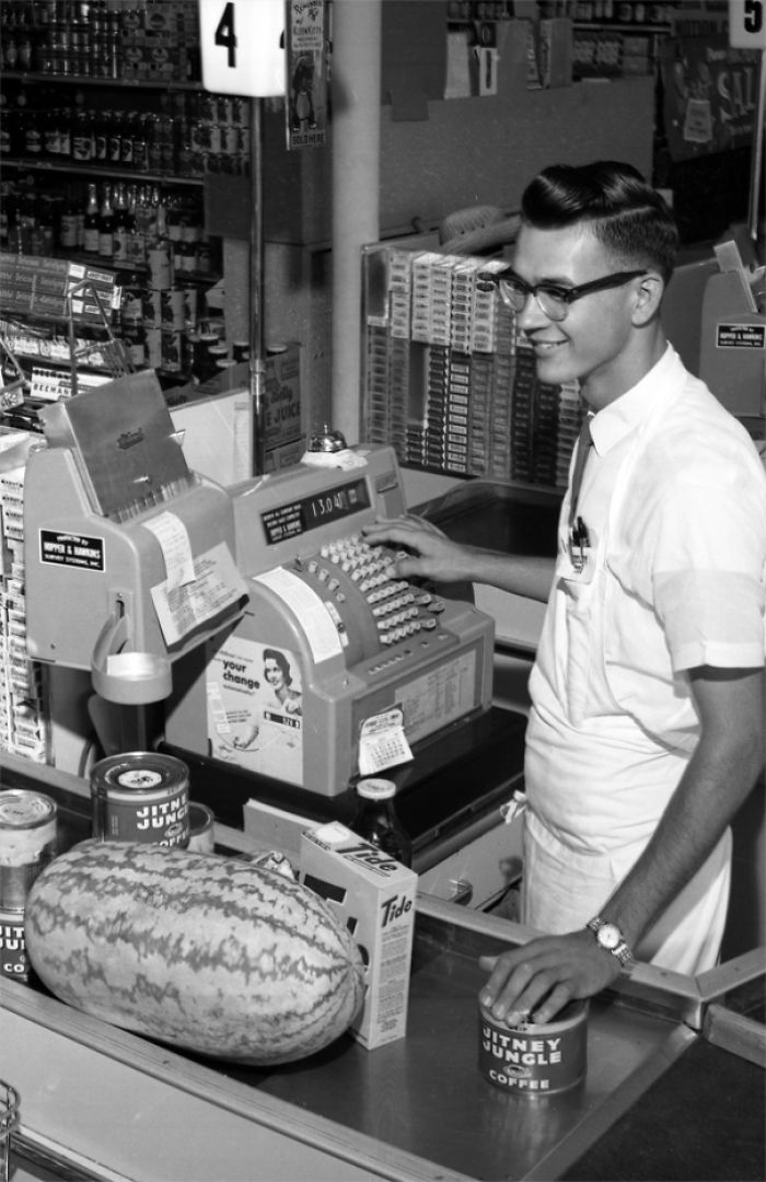 Jitney Jungle Checkout Clerk Billy Barineau In Tallahassee, 1962
