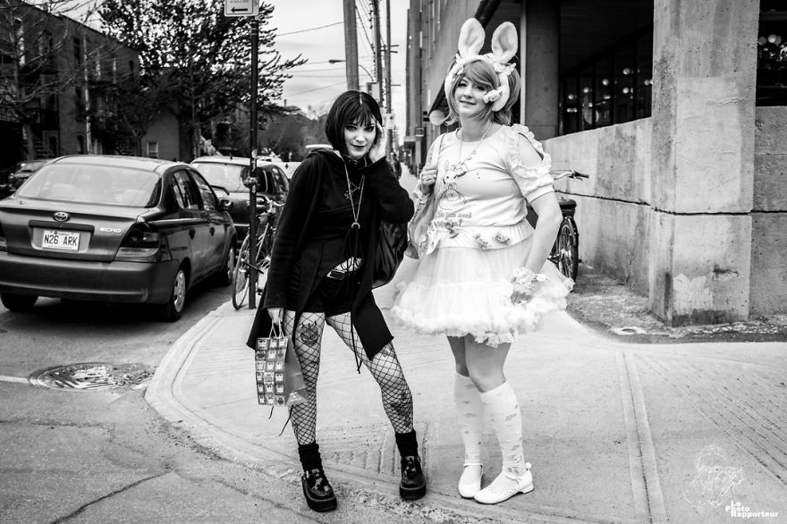 On Saturday, May 19th 2018 At 3:04pm, Two Young Women Who Are Into Alternative Fashion Were On Their Way To Pin Patch Mtl, The First Pin And Patch Fair In Montreal