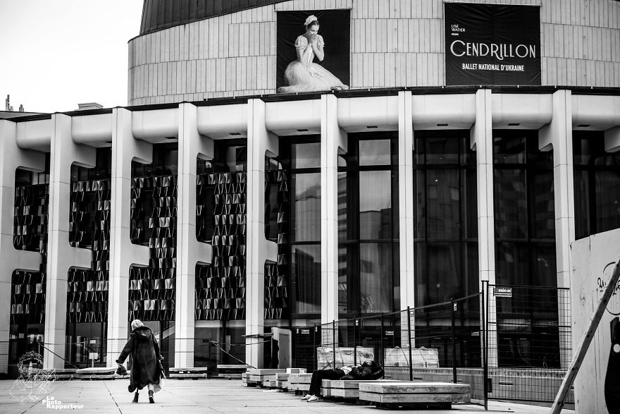 On Friday, April 27h 2018 At 2:49pm, A One-Legged Woman Named Abigail Was On Her Way To Place Des Arts To Buy Tickets To The Cendrillon Show By The National Ballet Of Ukraine