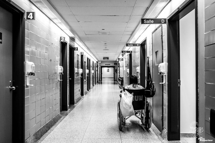 On Monday, May 21st 2018 At 11:08am, On A Sunny Holiday, A Patient Was Patiently Waiting In The Deserted Hallways Of The Notre-Dame Hospital
