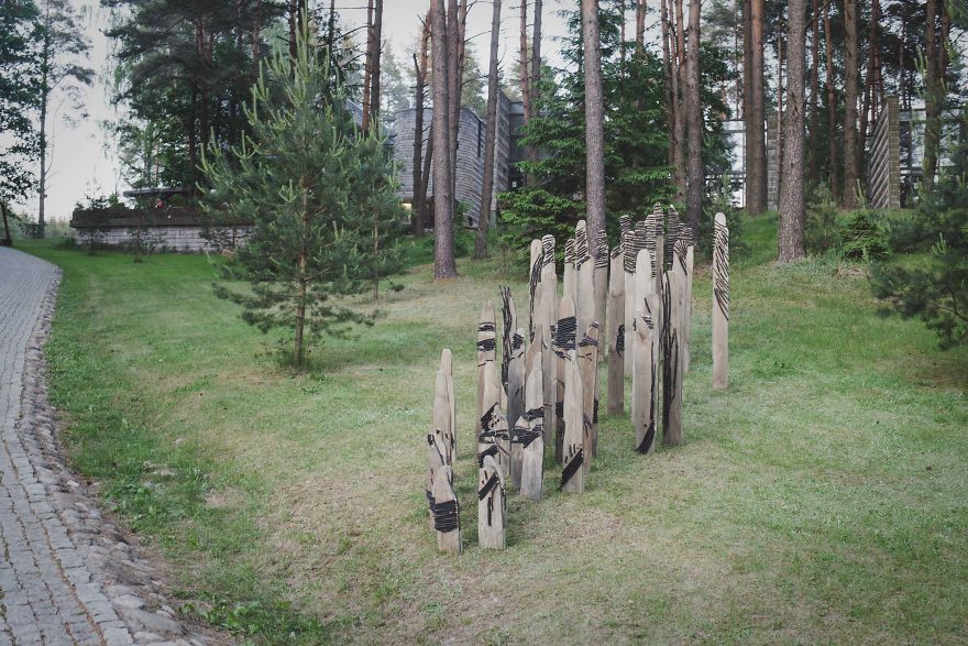 Artist Creates Multidimensional Sculpture: You Have To Be On The Right Spot To See It