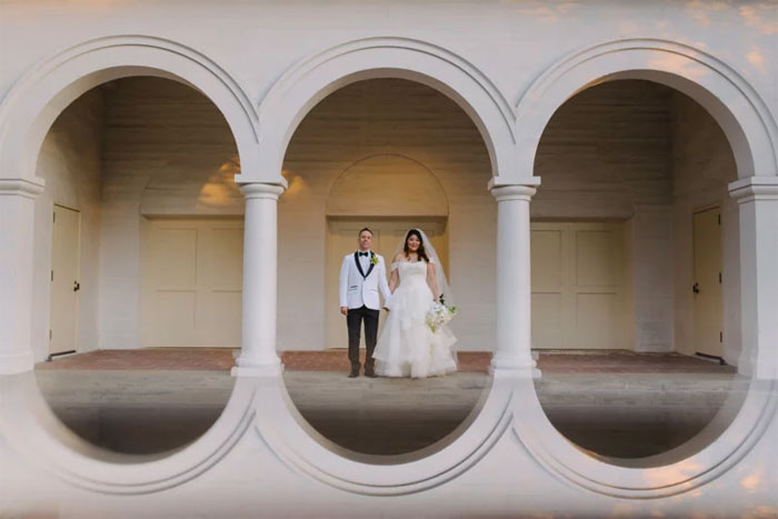 Phone-screen-reflection-trick-wedding-photography-mathias-fast-42