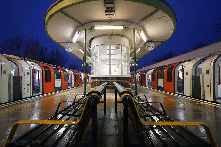 Photographer Captures Awesome Shots Of Symmetry On The London Underground