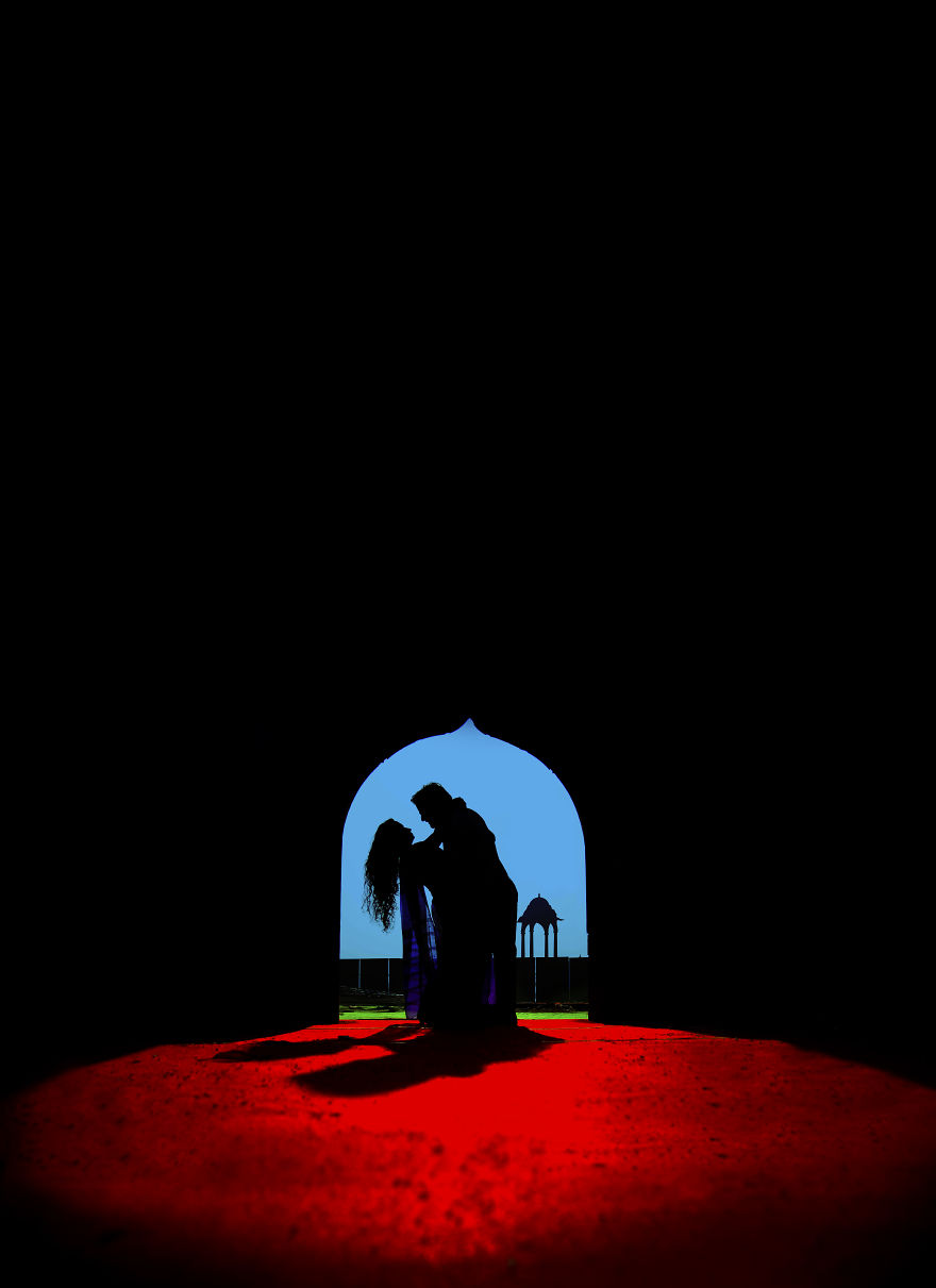 I Photographed The Silhouettes Of The Love Story