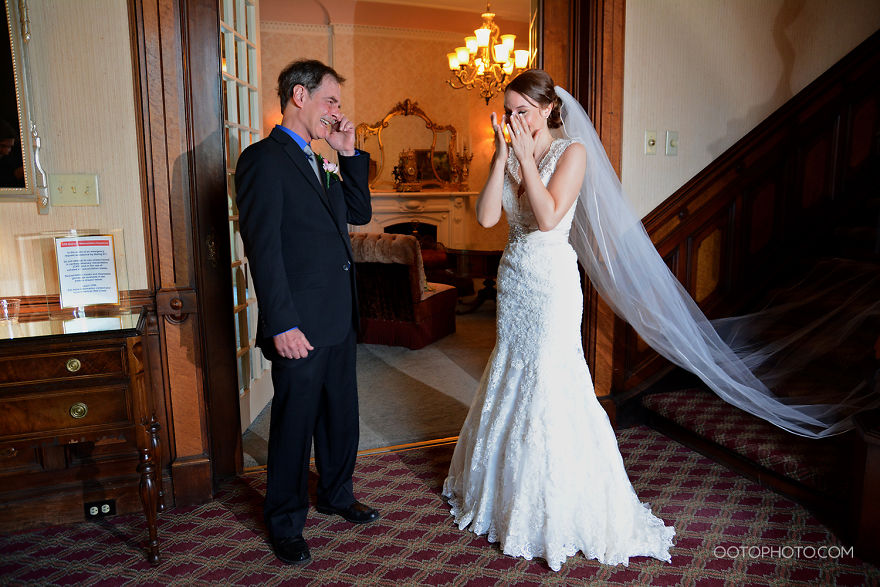 The Moment Dad Saw His Daughter In Her Wedding Dress