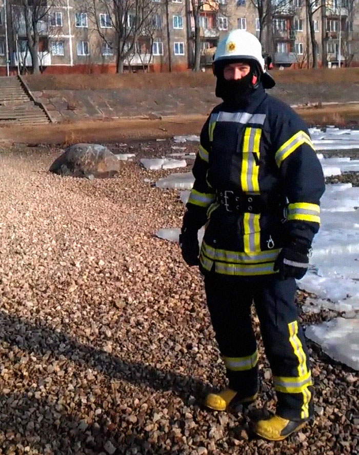 fireman-saves-woman-suicide-attempt-tomass-jaunzems-latvia-26