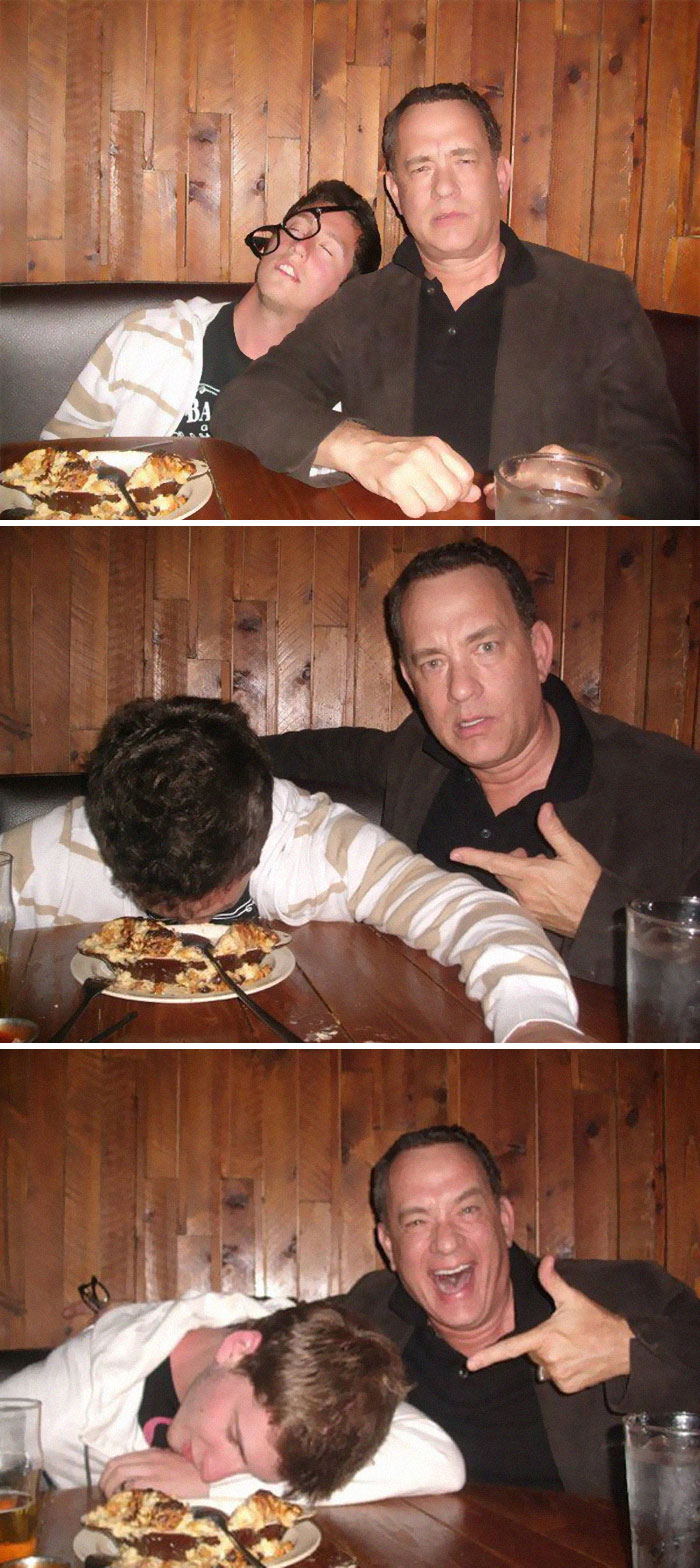 Tom Hanks haciéndose fotos con sus fans "borrachos"