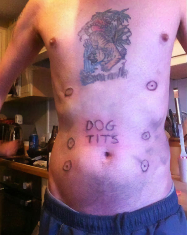 Tatuajes horribles Dog Tits