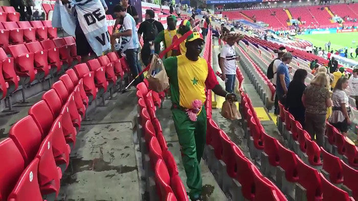 Japanese And Senegalese Football Fans Show The World How To Be The Best Guests Ever