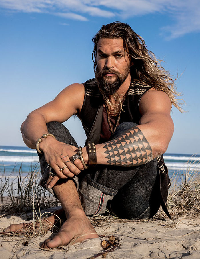 Husband Refuses To Stay Out Of His Wife's Picture With Jason Momoa, And The Final Pic Will Make You Laugh