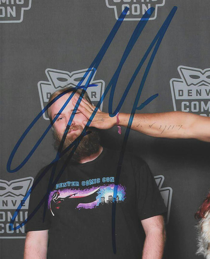 Husband Refuses To Stay Out Of His Wife's Picture With Jason Momoa, And The Final Pic Will Make You Laugh