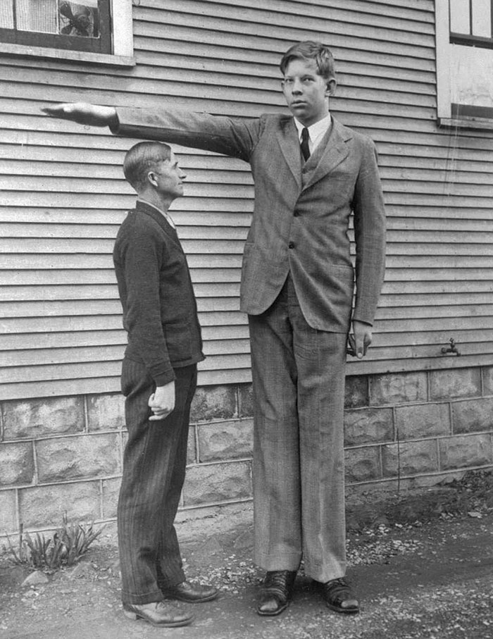 Someone Found Rare Footage Of The Tallest Man That Ever Lived, And It's Surreal
