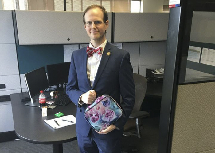 Kid Gets Bullied Because Of His ‘Girly’ Lunchbox, So His Uncle Responds In The Most Epic Way