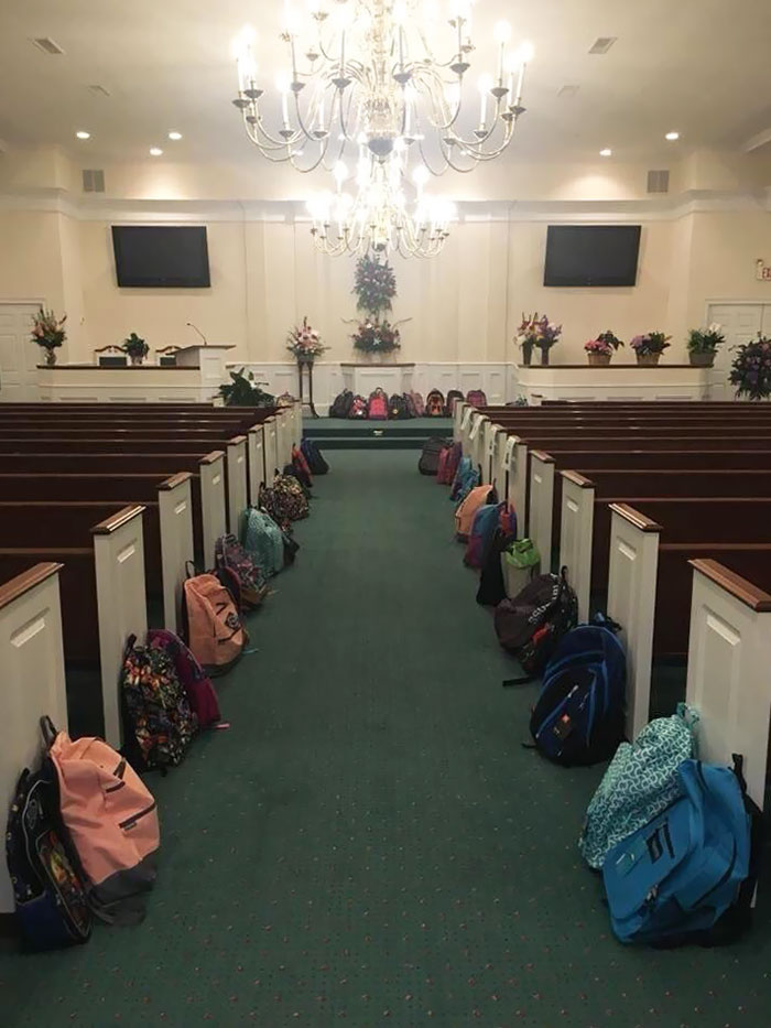 Tammy Waddell fue profesora durante 25 años. En su obituario se pedían mochilas llenas de material escolar en vez de flores, para honrar su compromiso con los estudiantes necesitados