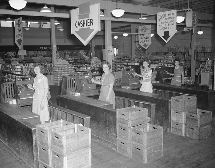 Tulip Town Market, Grove Center Por James Edward Westcott, Oak Ridge, Tennessee, 4 de julio de 1945