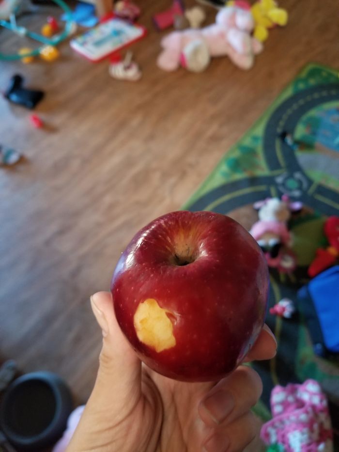 Mi hijo me dijo que había acabado con la manzana