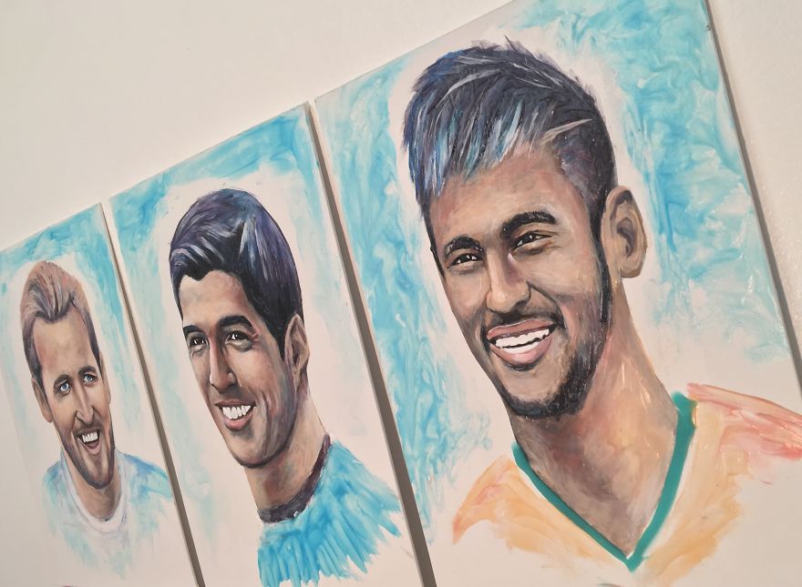 Thưởng thức bức tranh vẽ cầu thủ World Cup huyền thoại, những người đã sáng tạo ra những kỷ lục cho bóng đá thế giới. Sạc lại năng lượng và cảm nhận một cách sâu sắc về tình yêu của các fan hâm mộ dành cho những cầu thủ tài ba này.