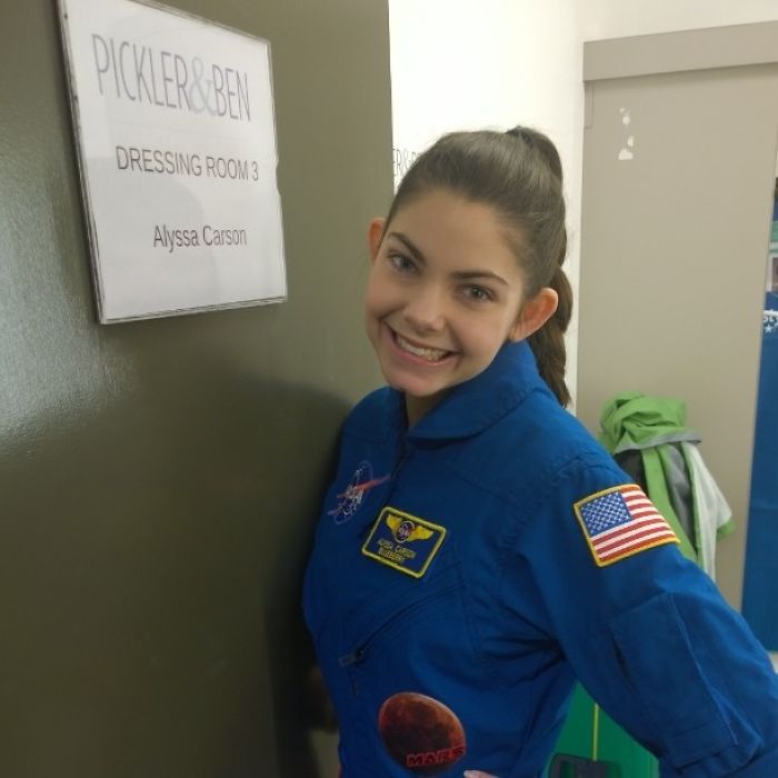 BhKX0B2Hm q png  700 - Conheça a possível menina astronauta da NASA que viajará a Marte em 2033