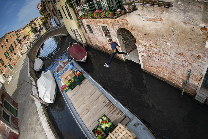 Freerunning In The World´s Most Romantic City