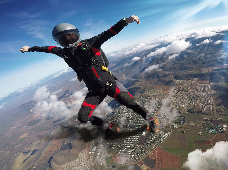 When Skydiving Meets Digital Art