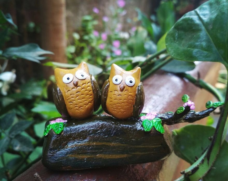 I Create Art Pieces Or Paperweight Using Stone And Air Dry Clay I Create Art Pieces Or Paperweight Using Stone And Air Dry Clay