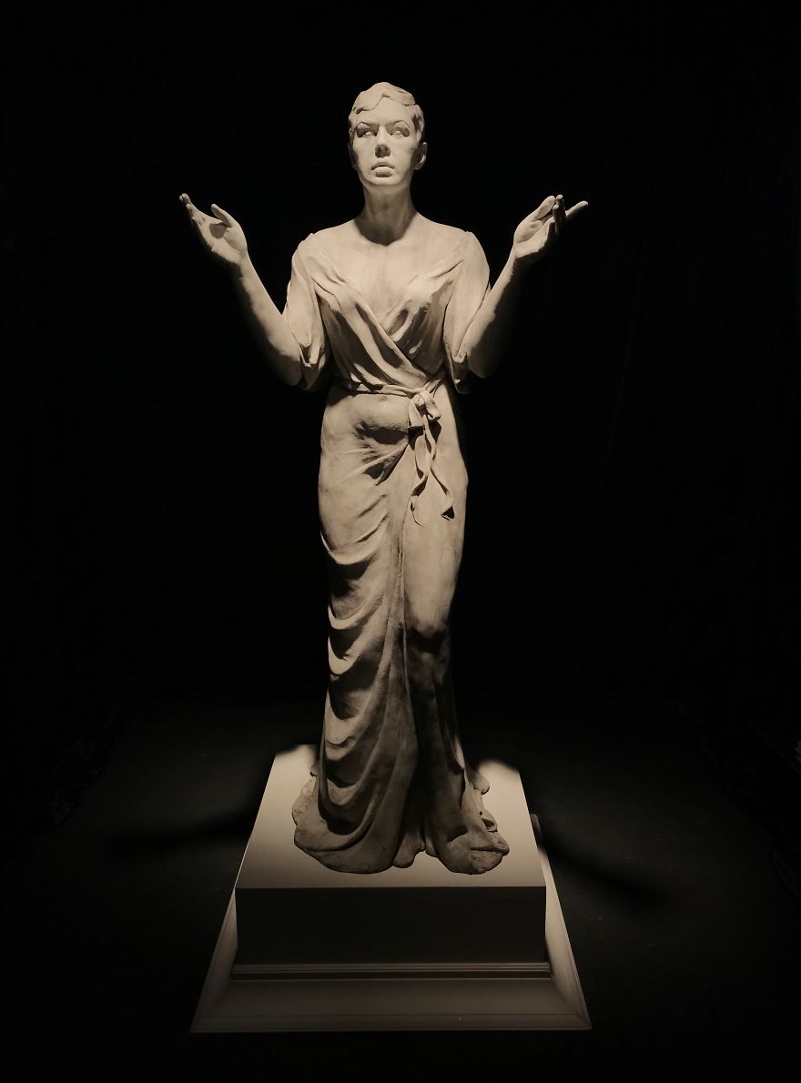 In Memoriam - Finding Solace In Grief Through Art In Memoriam - Finding Solace In Grief Through Art