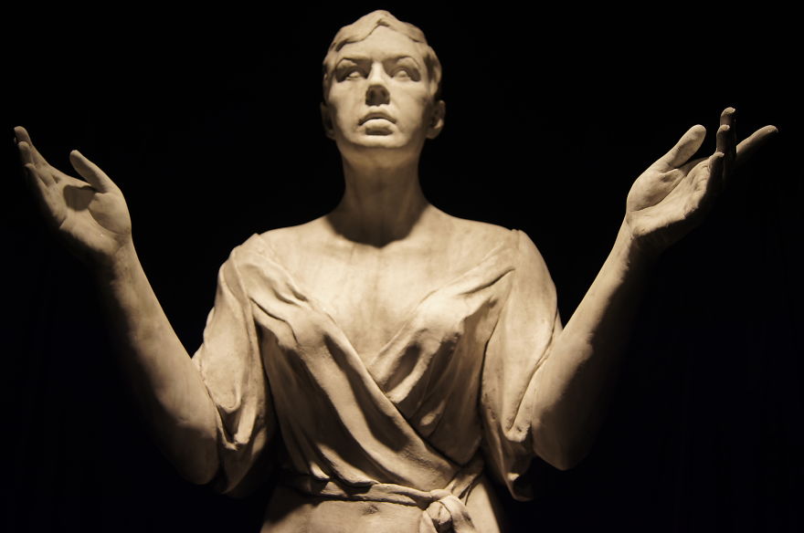 In Memoriam - Finding Solace In Grief Through Art In Memoriam - Finding Solace In Grief Through Art