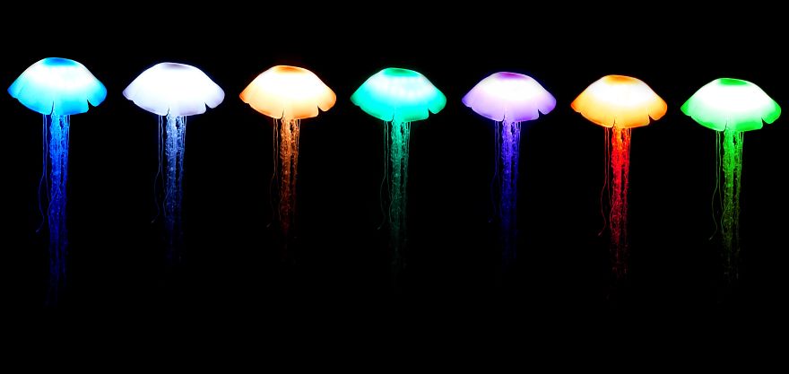 Realistic Moving Jellyfish Lamp - Motion Lights