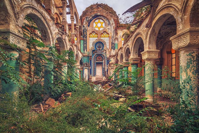 The Beauty Of Abandonment Captured By A Photographer