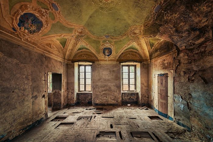 The Beauty Of Abandonment Captured By A Photographer