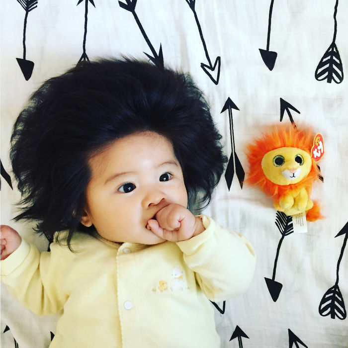 This baby hairy will be the cutest thing youll ever see today 5b502ff04a996  700 - Ela ficou conhecida na Internet como o bebê mais cabeludo do mundo