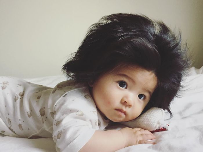 This baby hairy will be the cutest thing youll ever see today 5b50301270ed2  700 - Ela ficou conhecida na Internet como o bebê mais cabeludo do mundo