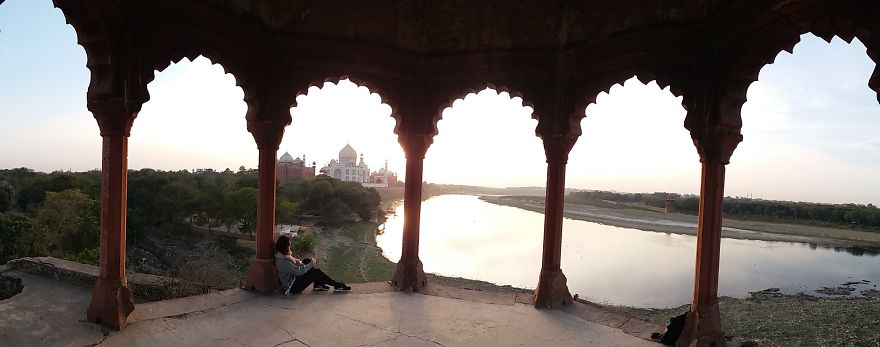 How Did I Volunteer As A Guide To Taj Mahal, India