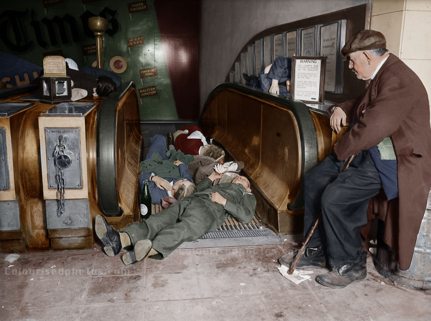 I Bring Old Photos Of The London Underground During The 1940-1941 Blitz Back To Life