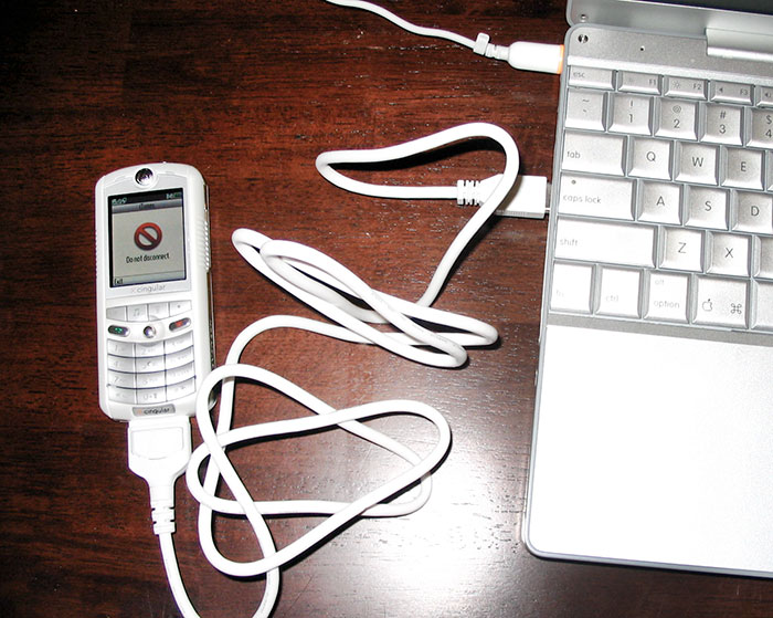 Rokr E1, Motorola And Apple 2005