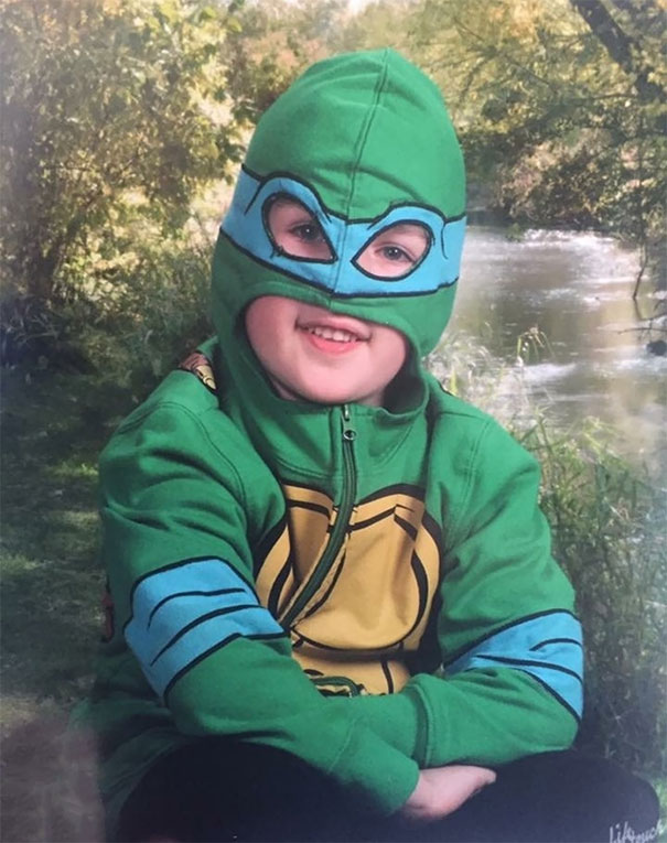"My Cousin's Friend Let Her Son Wear This Hoodie On Picture Day If He Promised To Take It Off For The Photo. He Didn't"
