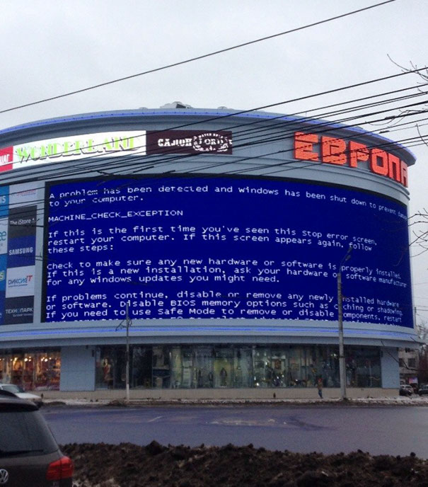 Blue Screen Of Death On The Mall