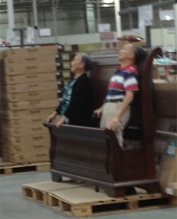 My Brother Saw This Elderly Chinese Couple Trying Out A Bed At Costco