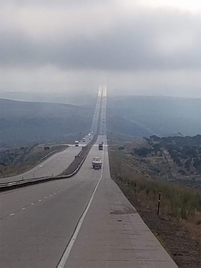 Esta parte de la carretera I-80 en Wyoming se llama "Carretera al cielo"