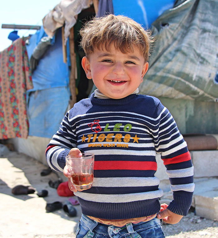 "Querría poder volar para decir a otros niños del mundo que vinieran a tomar té y jugar conmigo y mis hermanas" - Mohamad, refugiado sirio en Líbano