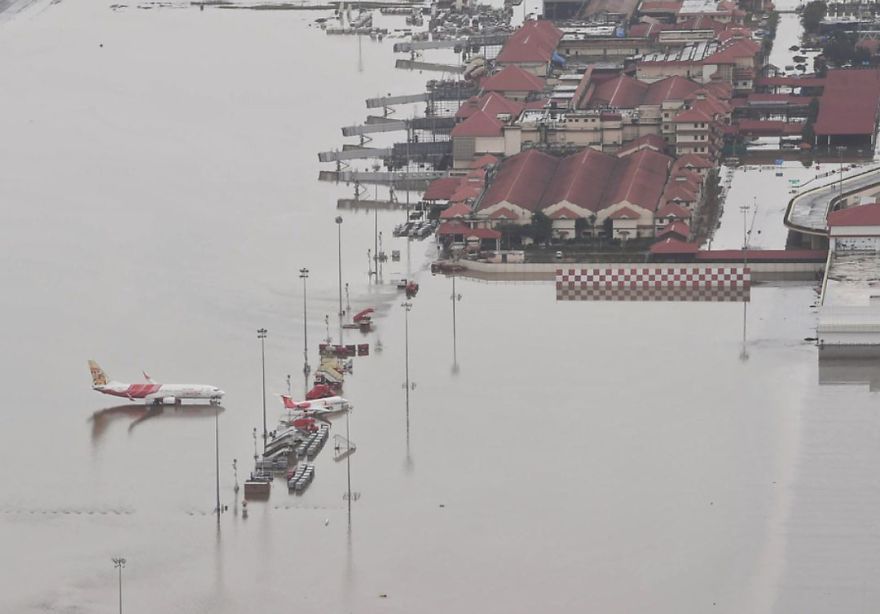 10+ Incredible Scenes Of Havoc And Hope From Kerala's Worst Flood In 100 Years 10+ Incredible Scenes Of Havoc And Hope From Kerala's Worst Flood In 100 Years