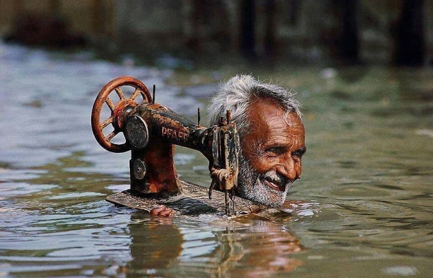 10+ Incredible Scenes Of Havoc And Hope From Kerala's Worst Flood In 100 Years 10+ Incredible Scenes Of Havoc And Hope From Kerala's Worst Flood In 100 Years