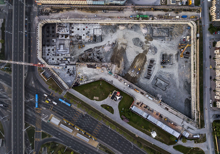 Hungarian Photographer Takes Breathtaking Bird&rsquo;s Eye View Photos From A 90-Meter Tower Crane